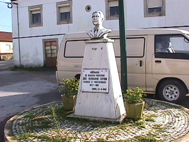 Busto de um Cotrim em Ferreira do Zêzere